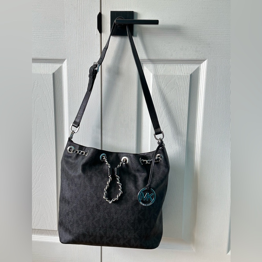 Michael Kors Frankie Signature Leather Drawstring Woven Chain Bucket Bag Purse